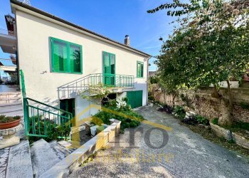 Foto 1 - Independent house via Dante Alighieri
 
110, Cepagatti - photo 1