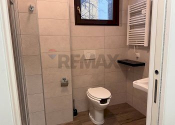 Bagno - Office VIA UGO FOSCOLO
 
23, Agrate Brianza - photo 7