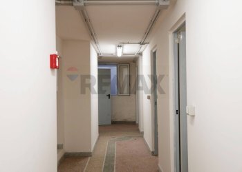 Hall / corridoio - Box Via Marcello Celentano
 
9 - 9/A, Bari - foto 9