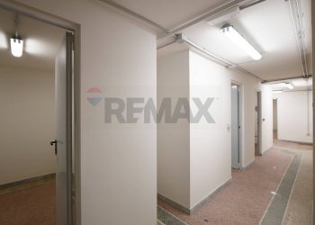 Hall / corridoio - Box Via Marcello Celentano
 
9 - 9/A, Bari - foto 11