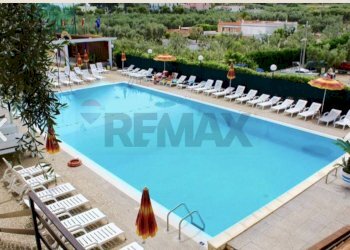 Piscina - Residence Contrada Defensola, Vieste - foto 3