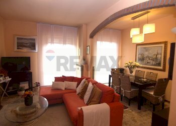 Sala da pranzo - Trilocale viale aguggiari
 
249, Varese - foto 3