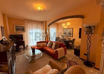 Sala da pranzo - Trilocale viale aguggiari
 
249, Varese - foto 19