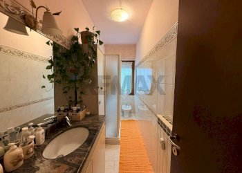 Bagno - Trilocale viale aguggiari
 
249, Varese - foto 27