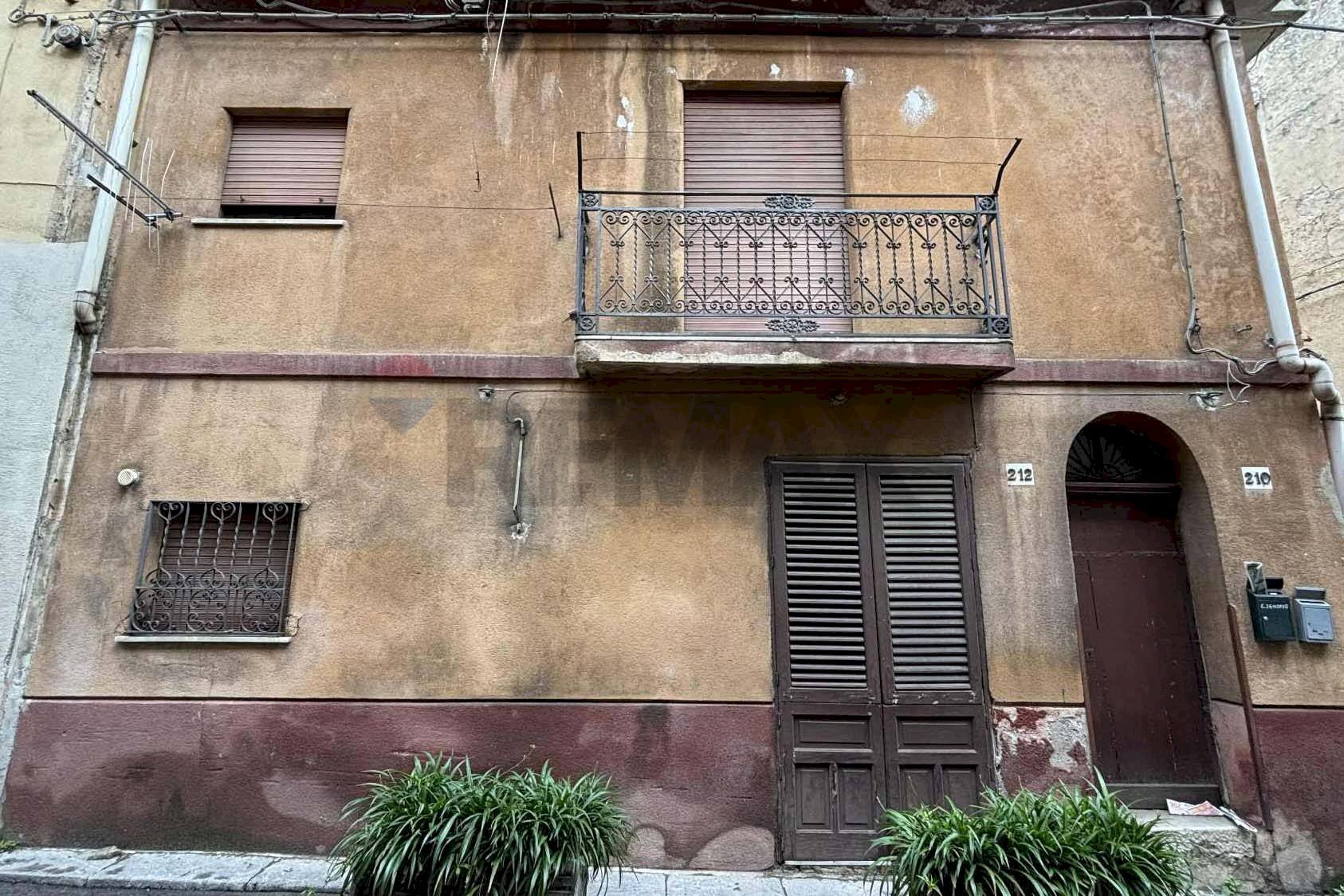 PROSPETTO SU VIA PIETRO NOVELLI - Three-room apartment via Pietro Novelli
210, Monreale - photo 2