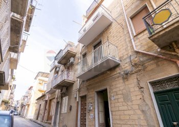 Edificio all\'aperto - Casa indipendente Via Luigi Cadorna
 
45/47, Niscemi - foto 4