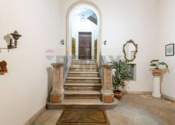 Scale - Trilocale via Luigi sturzo
 
128, Caltagirone - foto 2