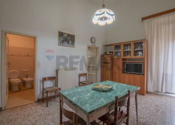 Sala da pranzo - Trilocale via Luigi sturzo
 
128, Caltagirone - foto 17