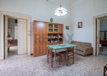 Sala da pranzo - Trilocale via Luigi sturzo
 
128, Caltagirone - foto 19