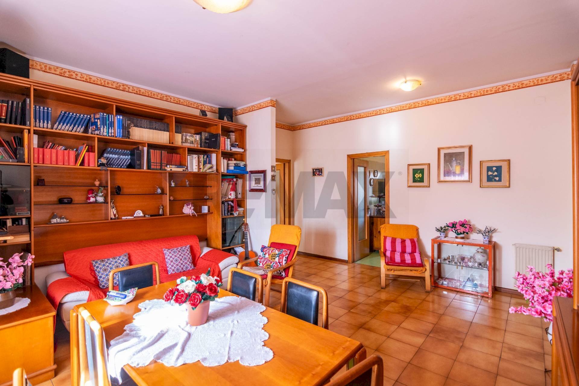 Sala da pranzo - Three-room apartment Via Tremestieri
 
15, Mascalucia - photo 2