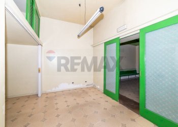 Stanza vuota - Negozio Via Fiume
 
28, Paterno - foto 2