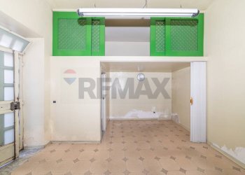 Stanza vuota - Negozio Via Fiume
 
28, Paterno - foto 8