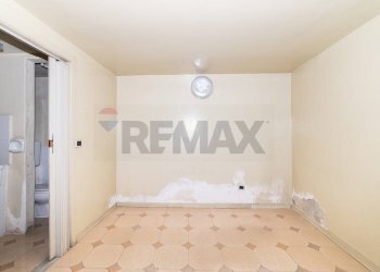 Stanza vuota - Negozio Via Fiume
 
28, Paterno - foto 11