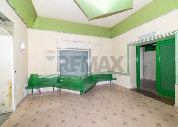 Stanza vuota - Negozio Via Fiume
 
28, Paterno - foto 18