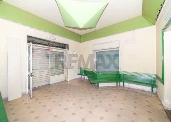 Stanza vuota - Negozio Via Fiume
 
28, Paterno - foto 19