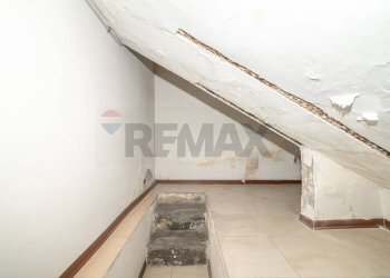 Scale - Negozio Via Fiume
 
28, Paterno - foto 20