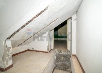 Scale - Negozio Via Fiume
 
28, Paterno - foto 22