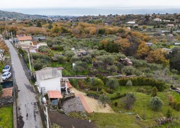 Edificio all\'aperto - Casa semi indipendente Contrada Sciarelle
 
15, Piedimonte Etneo - foto 19