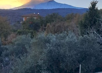Vista delle montagne - Casa semi indipendente Contrada Sciarelle
 
15, Piedimonte Etneo - foto 34