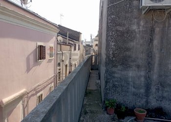 Edificio all\'aperto - Trilocale Via Santa Margherita
 
6, Paterno - foto 2