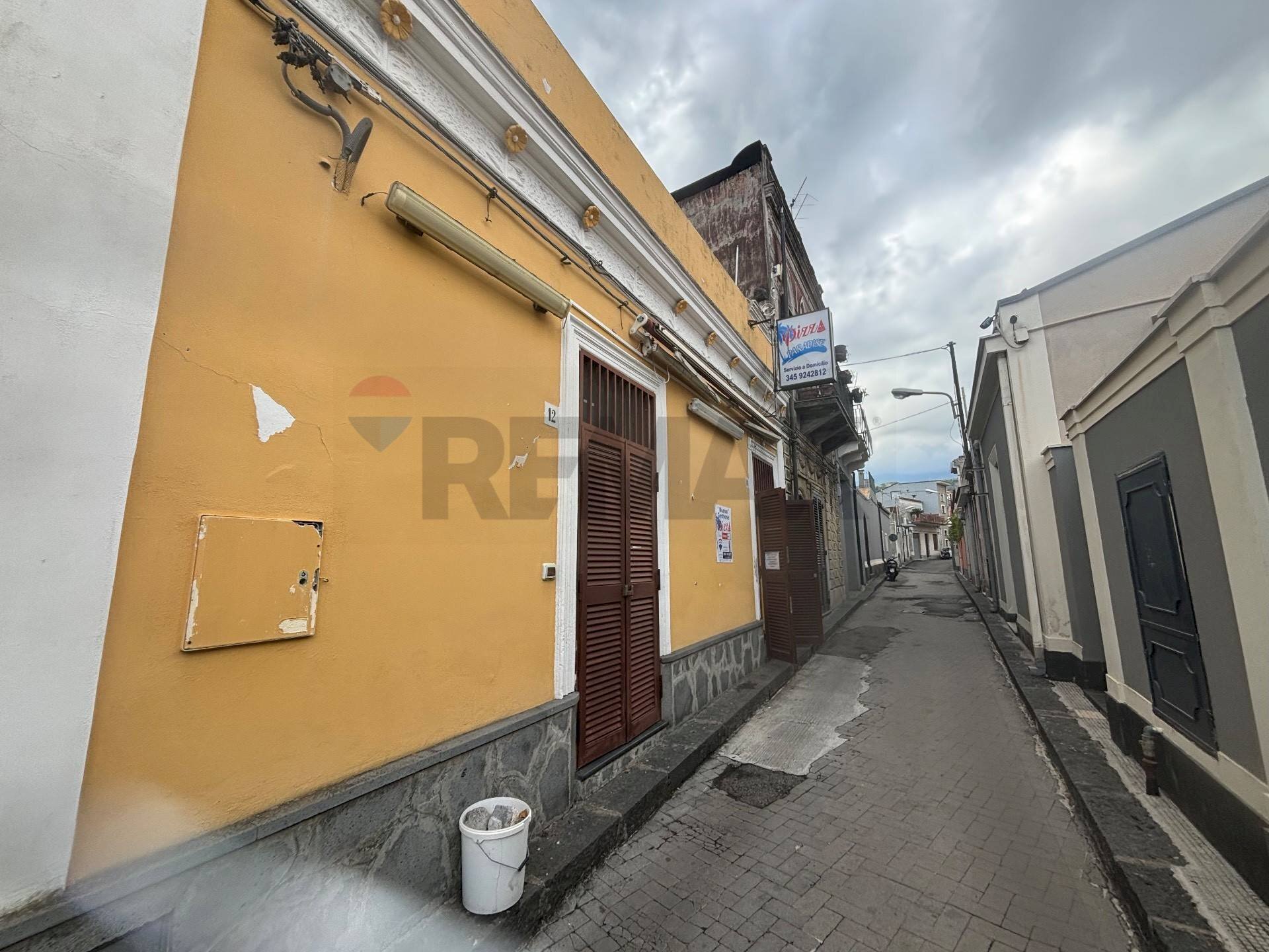 Edificio all\'aperto - Casa indipendente maria santissima della provvidenza
 
12, Giarre - foto 1