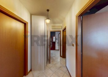 Hall / corridoio - Trilocale via Roggia Arzona
 
1, Cernusco sul Naviglio - foto 31