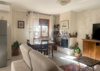 Sala da pranzo - Appartamento VIA GIORGIO AMENDOLA
5, Bucine - foto 2