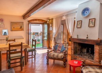 Sala da pranzo - Rustico Strada Provinciale di Pulicciano, Castelfranco Piandiscò - foto 13