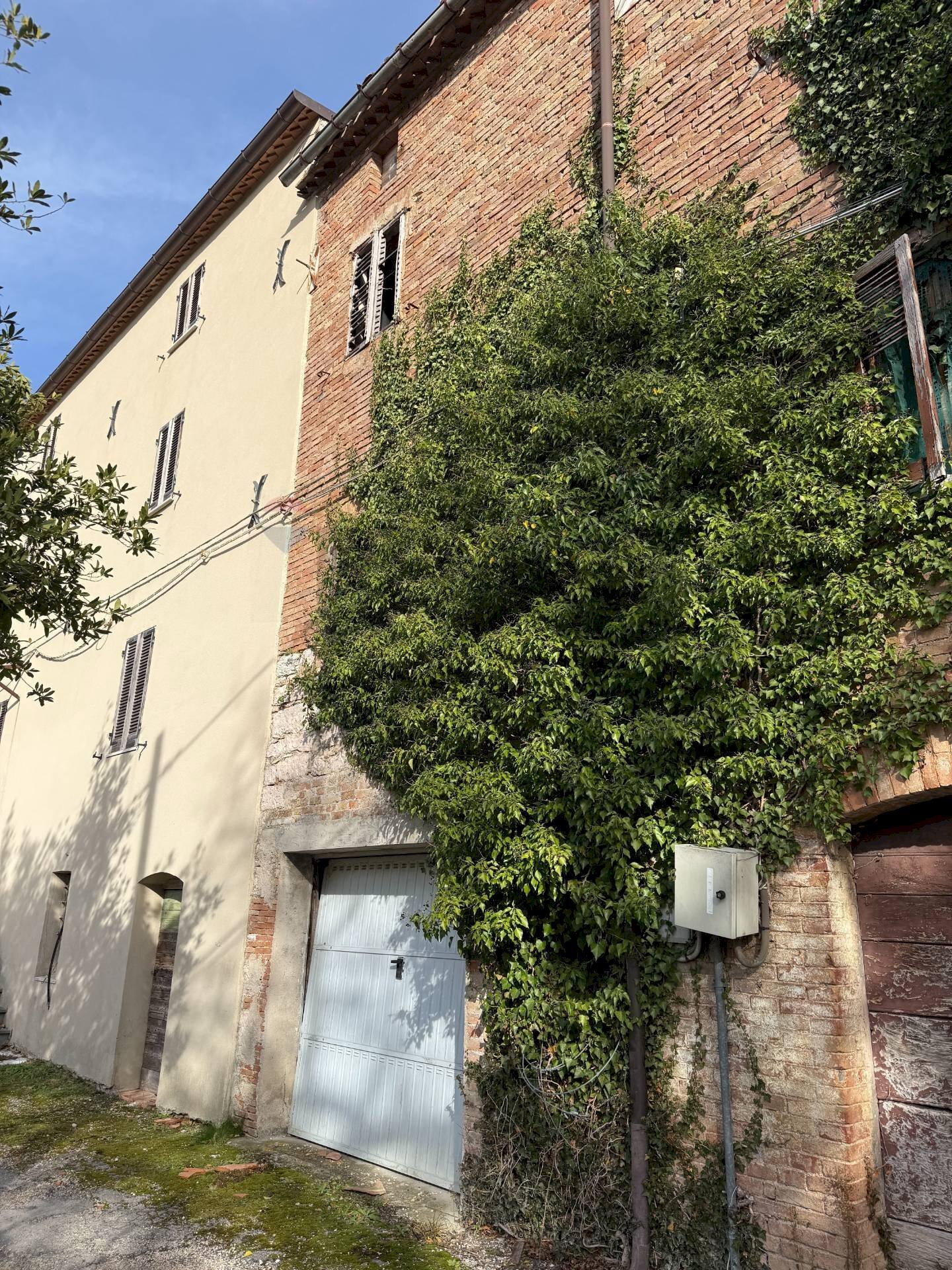 Edificio all\'aperto - Casa semi indipendente Frazione Bastia
 
54, Fabriano - foto 3