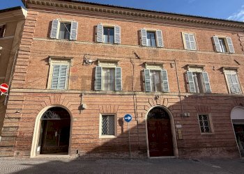 Edificio all\'aperto - Locale Commerciale via Cialdini
 
83, Fabriano - foto 2