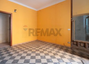 Stanza vuota - Locale Commerciale via Cialdini
 
83, Fabriano - foto 5