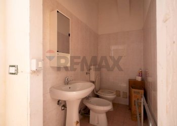 Bagno - Locale Commerciale via Cialdini
 
83, Fabriano - foto 6