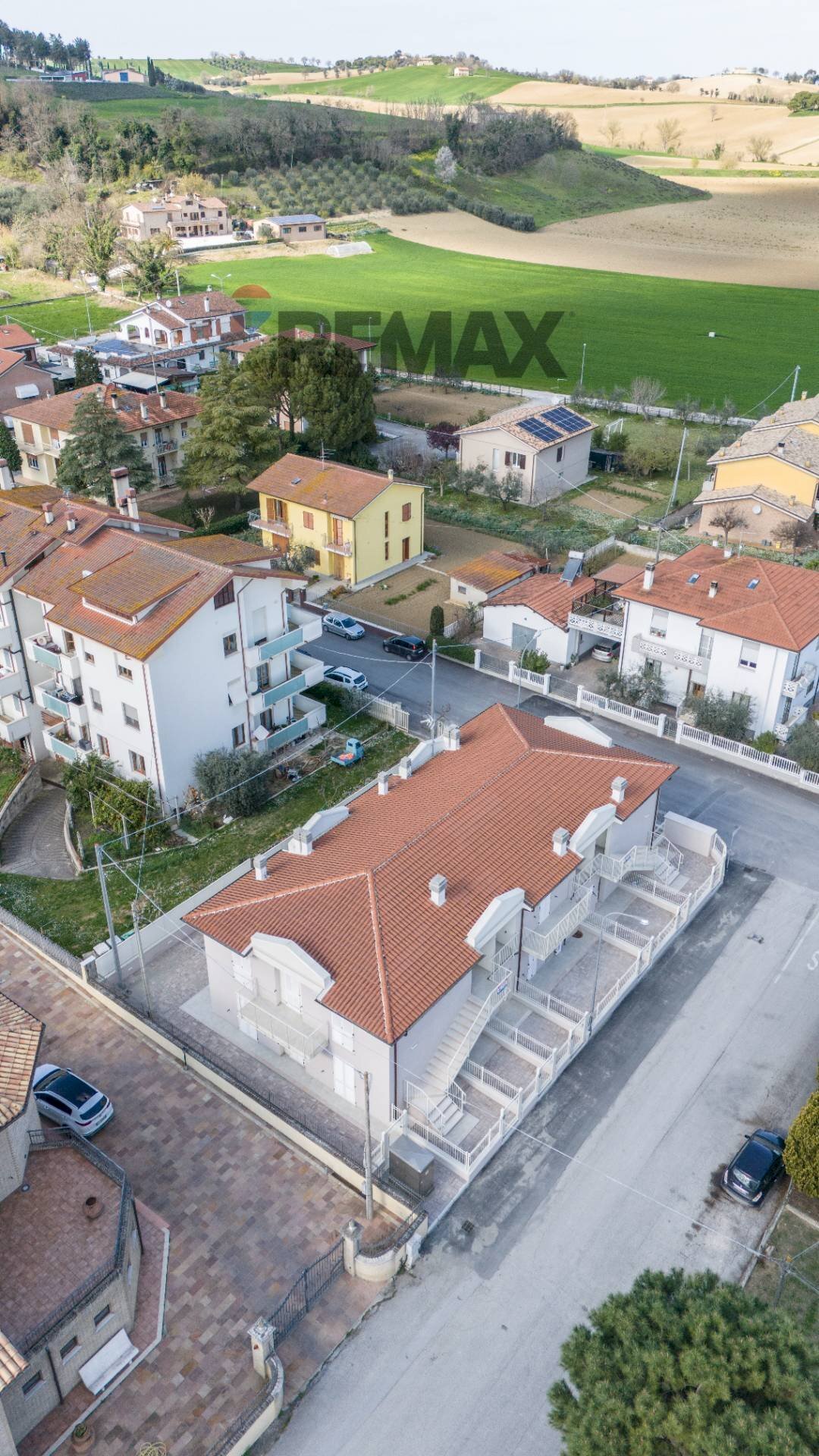 Edificio all\'aperto - Three-room apartment via po
 
1113, Ostra - photo 3