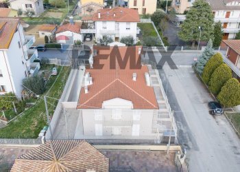 Posizione della mappa - Three-room apartment via po
 
1113, Ostra - photo 5