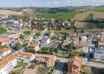 Posizione della mappa - Three-room apartment via po
 
1113, Ostra - photo 16