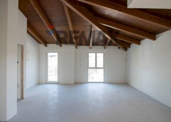 Stanza vuota - Three-room apartment via po
 
1113, Ostra - photo 55