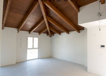 Stanza vuota - Three-room apartment via po
 
1113, Ostra - photo 58