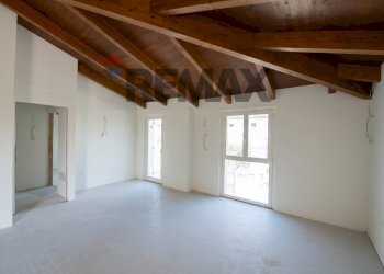 Stanza vuota - Three-room apartment via po
 
1113, Ostra - photo 59