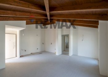 Stanza vuota - Three-room apartment via po
 
1113, Ostra - photo 60