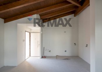 Stanza vuota - Three-room apartment via po
 
1113, Ostra - photo 61