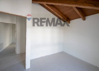 Stanza vuota - Three-room apartment via po
 
1113, Ostra - photo 65