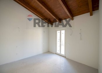 Stanza vuota - Three-room apartment via po
 
1113, Ostra - photo 70