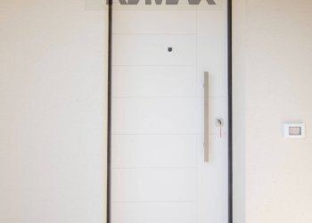 Hall / corridoio - Three-room apartment via po
 
1113, Ostra - photo 72
