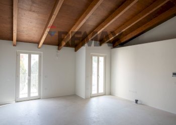 Stanza vuota - Three-room apartment via po
 
1113, Ostra - photo 87