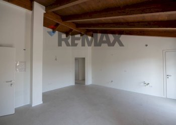 Stanza vuota - Three-room apartment via po
 
1113, Ostra - photo 89