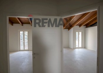 Stanza vuota - Three-room apartment via po
 
1113, Ostra - photo 91