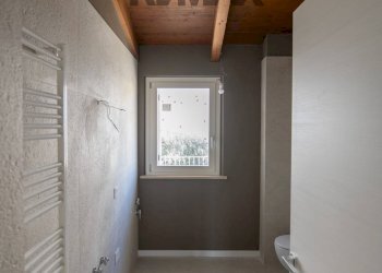 Stanza vuota - Three-room apartment via po
 
1113, Ostra - photo 95