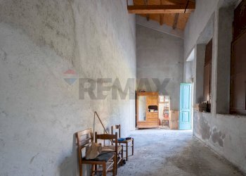 Hall / corridoio - Casa indipendente Frazione Prosano
 
25, Arcevia - foto 14