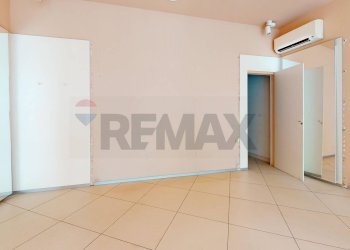 Stanza vuota - Shop Bastia Umbra - photo 10