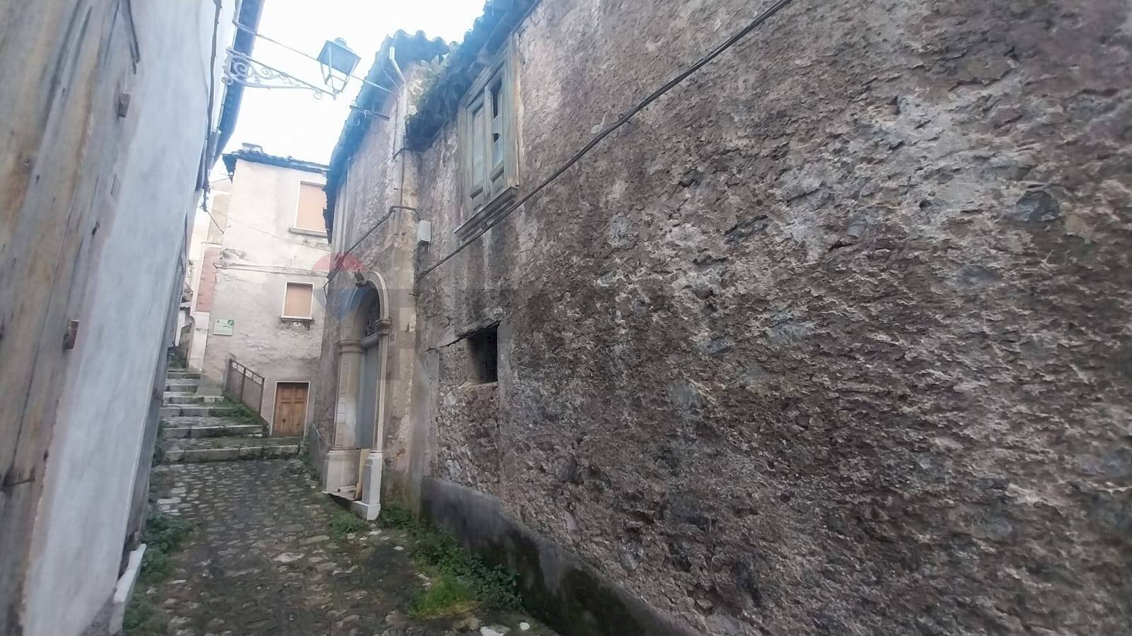Edificio all\'aperto - Appartamento Via Davanzati
 
17 19, Padula - foto 2
